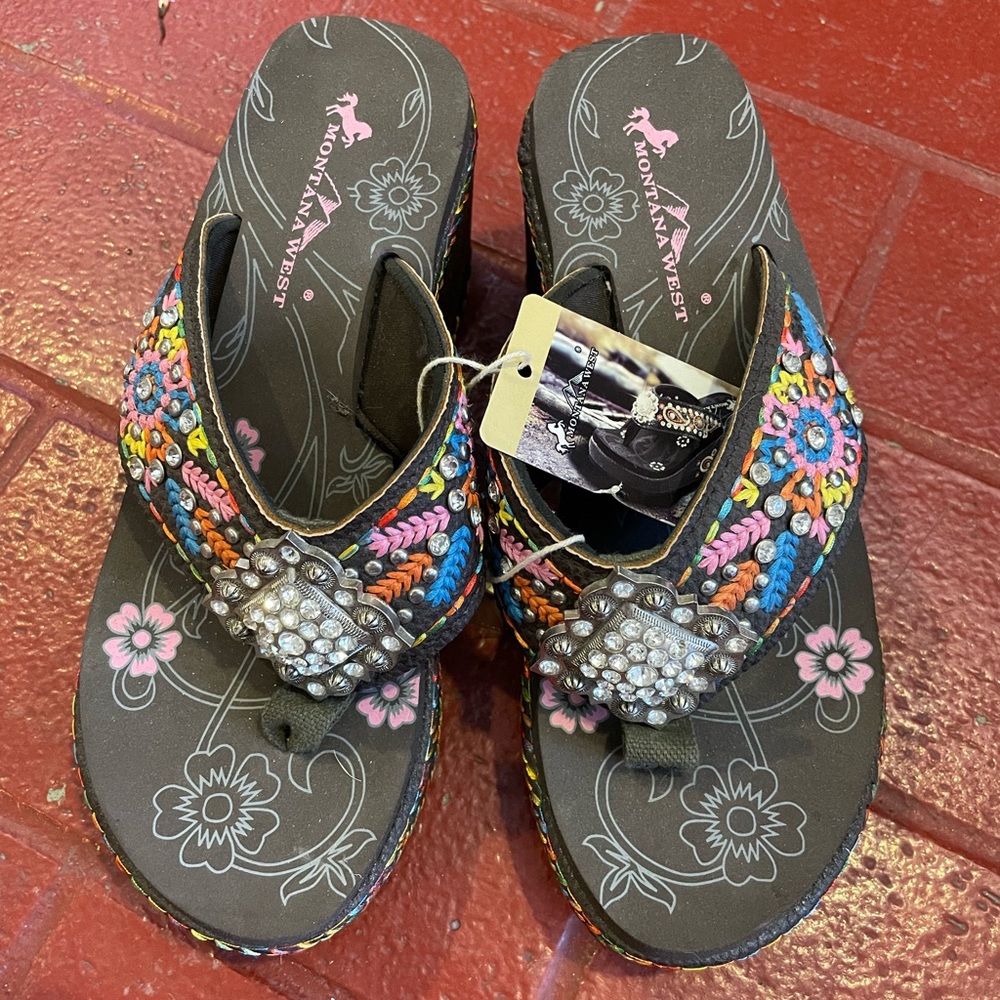BNWT Montana West Embroidered Wedge Flip Flop Boho